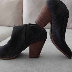 Grey woman ankle cow boy booties